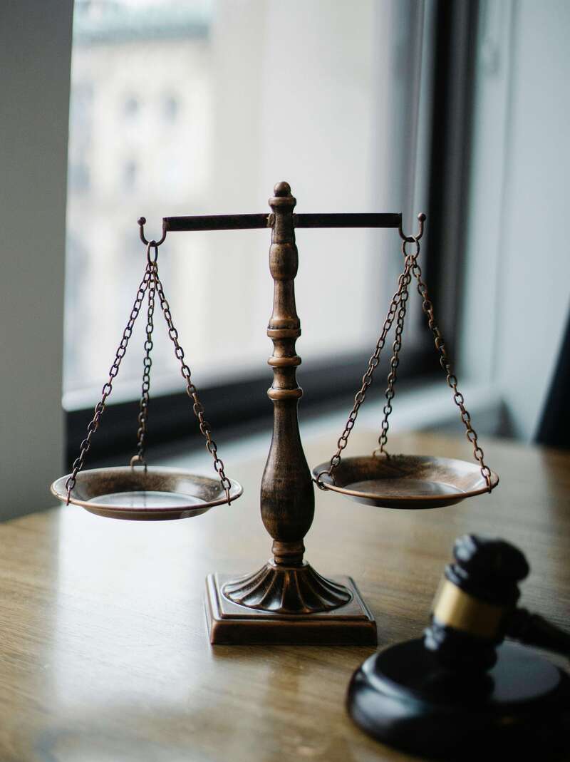 pexels-sora-shimazaki-5669602