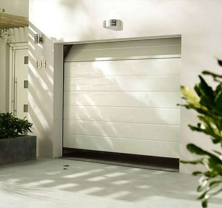 portedegarageslide-768x719