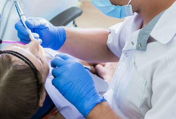 PRÉCAUTIONS À PRENDRE POUR UN COMBLEMENT DE SINUS - DR OHANA - DENTISTE À COURBEVOIE 92400