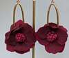 Boucles d'oreilles florales bordeaux sur support doré