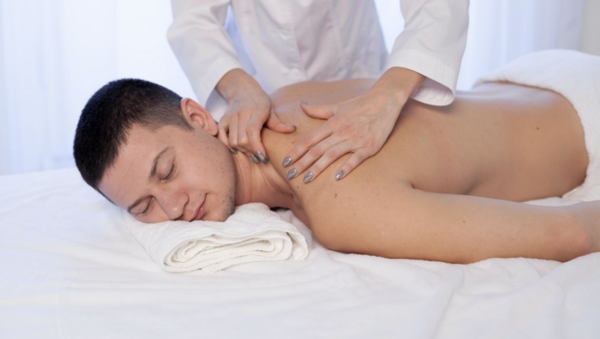 Combattre l’insomnie grâce à des techniques de massage apaisantes