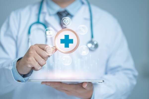 Médecins : une autre voie de régularisation pour les diplômés hors UE