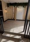 carrelage de sol moderne dans une pièce lumineuse