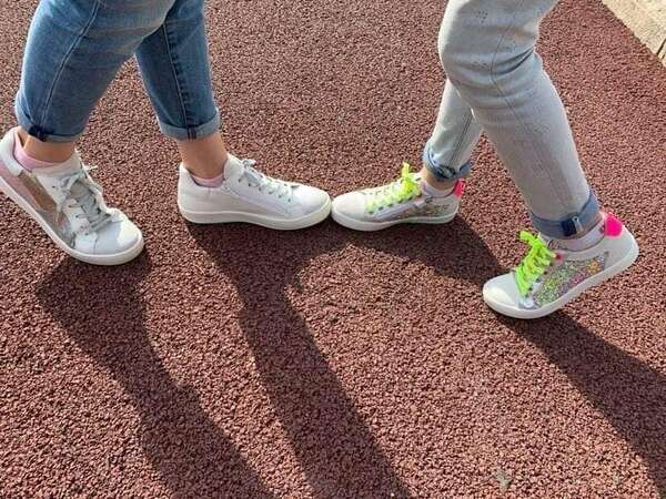 COMMENT NETTOYER DES CHAUSSURES BLANCHES