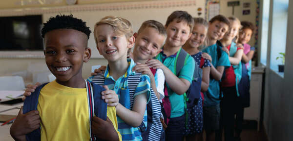 À L'ECOLE ON DEMANDE DES CHAUSSURES FACILES  & SIMPLES A METTRE DU COUP SCRATCH, QUEL EST LE MAINTIEN❓