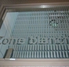 Porte vitrée de la zone blanche de la clinique dentaire