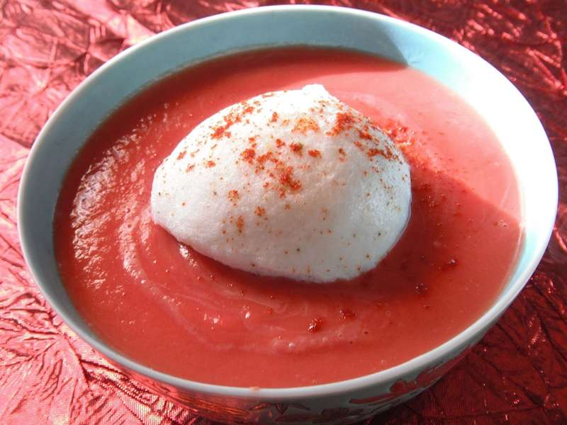 Velouté de betterave et son nuage coco