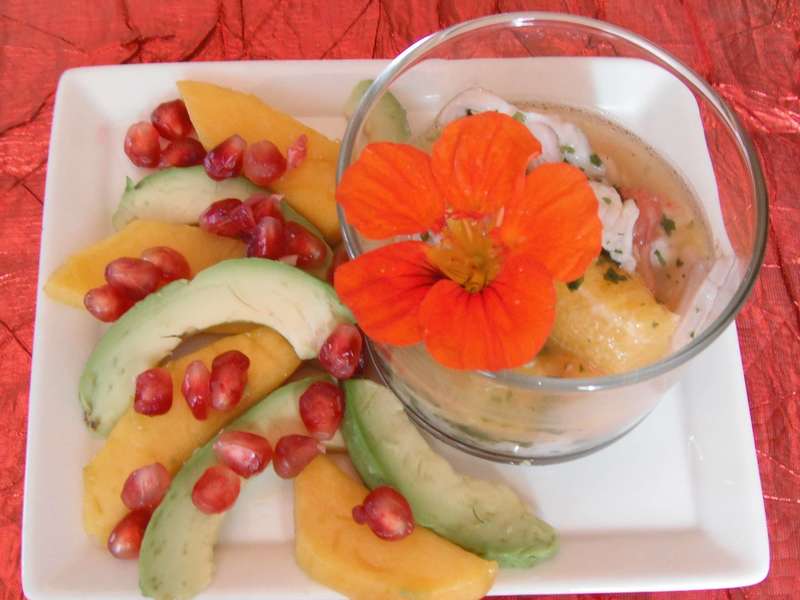 Entrée de Noël : mangue, avocat, truite, grenade