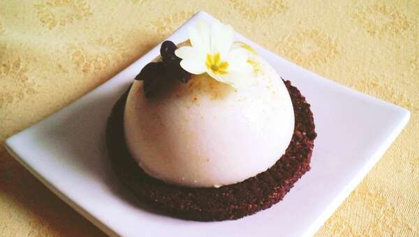 Dômes au citron sur "biscru" cacao