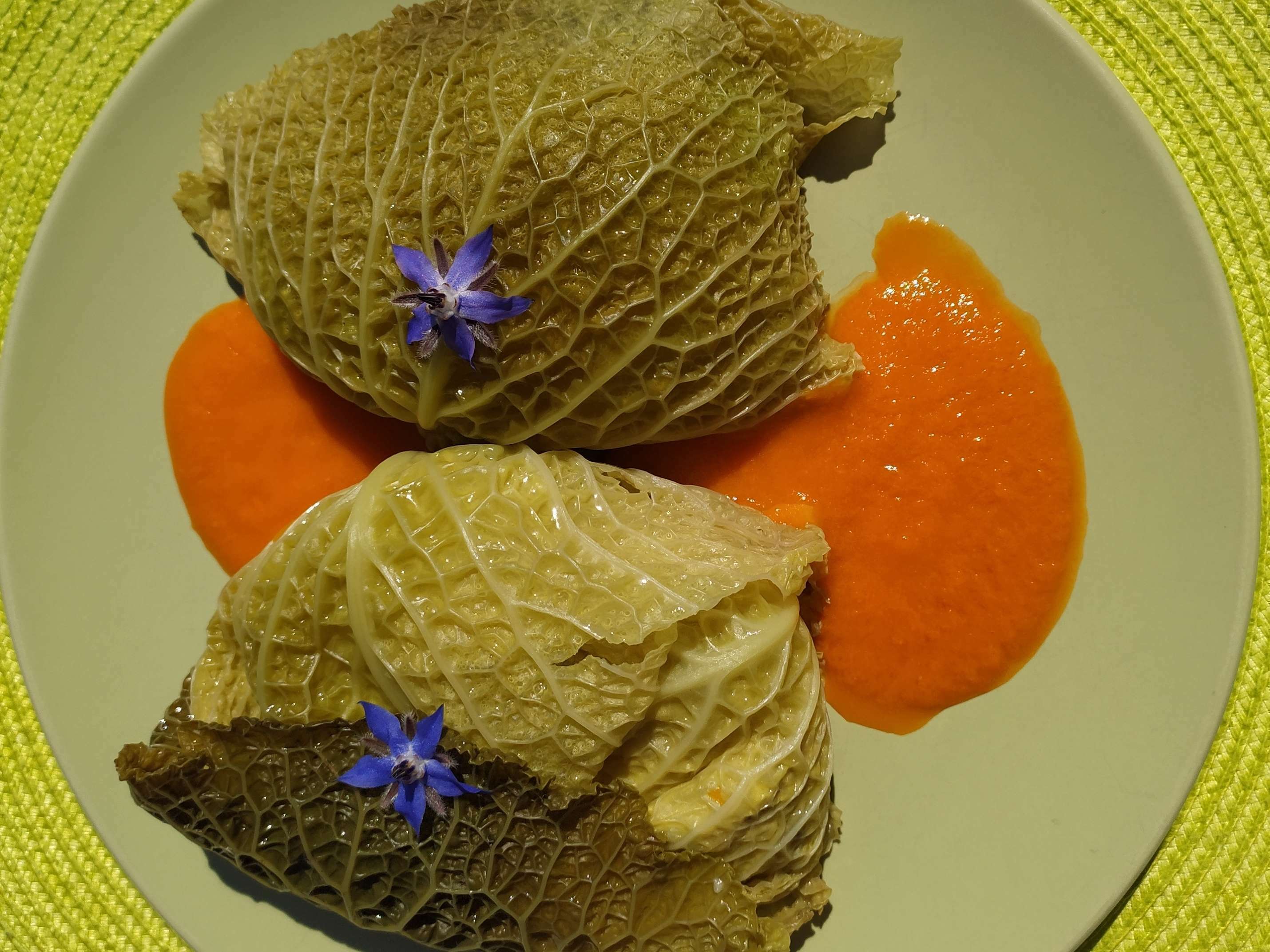 Ballotins de chou farci au quinoa, champignons et légumes