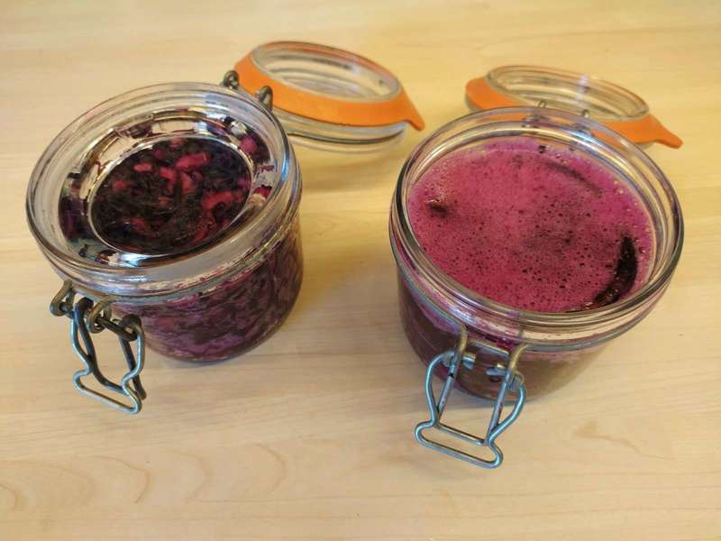 je place les poids en les enfonçant pour faire remonter le jus