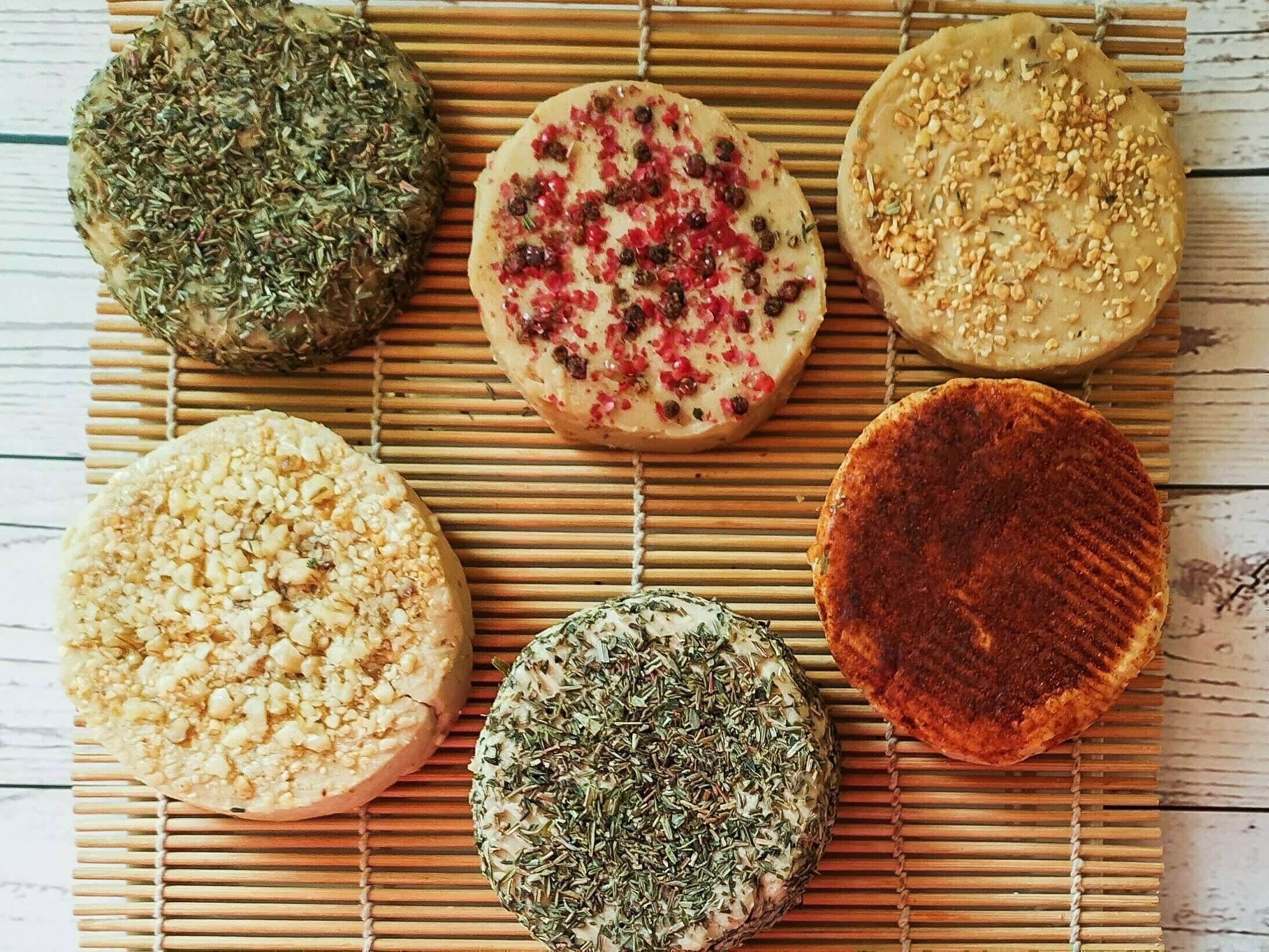 Frawmages végétaux : aux herbes, à l'ail, aux noix, au paprika fumé, au poivre rose ...