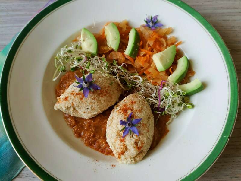 Quenelles de céleri-rave sauce Napolitaine, l'Instant cru