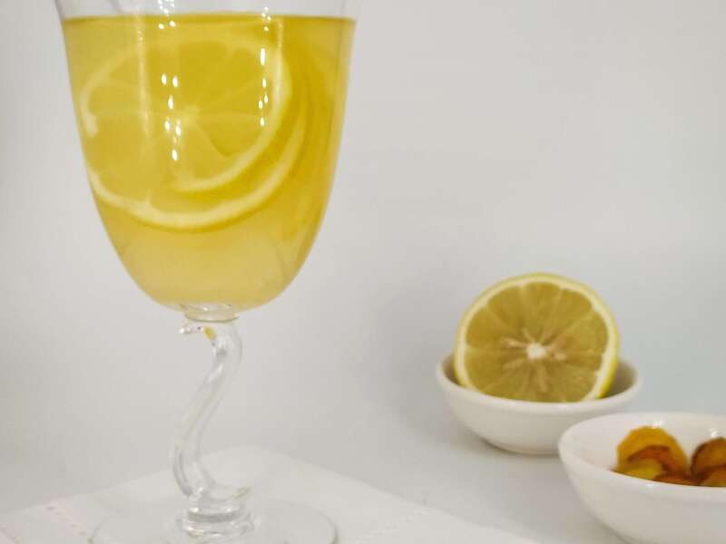 Limonade citron-curcuma-gingembre