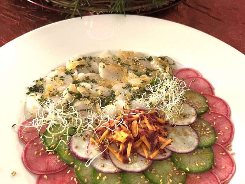 Coquilles St Jacques et radis d'hiver marinés