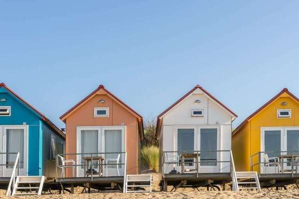 Conciergerie locale Airbnb dans les Deux-Sèvres : pourquoi choisir la proximité plutôt qu'une agence nationale