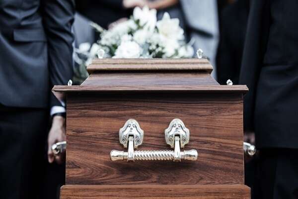 Entreprises funéraires : une information obligatoire des familles revisitée