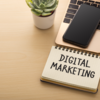 Ordinateur affichant le texte 'Marketing Digital' pour symboliser les services de marketing en ligne offerts par notre agence.