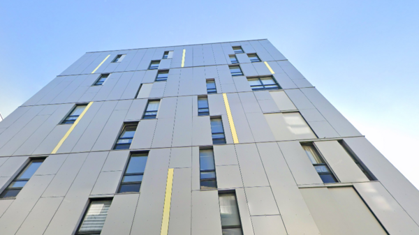 Vente du 18 décembre 2025 à 14h30, un appartement à Colombes 9 rue Pierre Expert avec un emplacement de stationnement (mise à prix 140 000 €), visite le 11 décembre 2025 de 9h30 à 10h30.