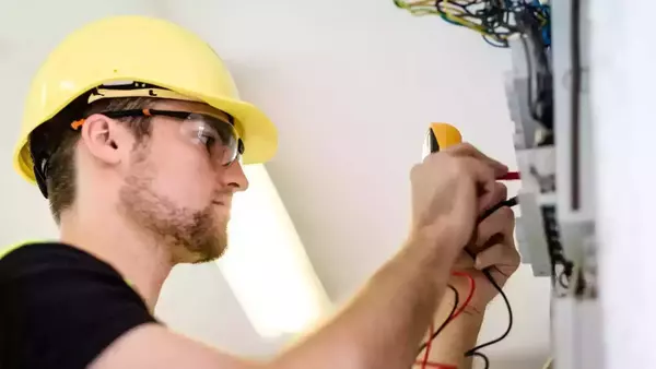 Assurance décennale électricien : les démarches 