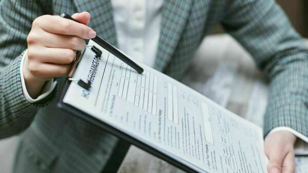 Les erreurs à éviter lors de la souscription d’une assurance décennale pour les entreprises du bâtiment