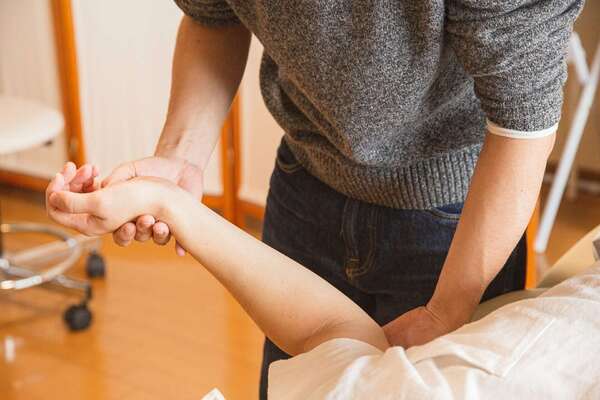 Lipœdème : comment le drainage lymphatique peut soulager la douleur, votre ostéopathe vous dit tout !
