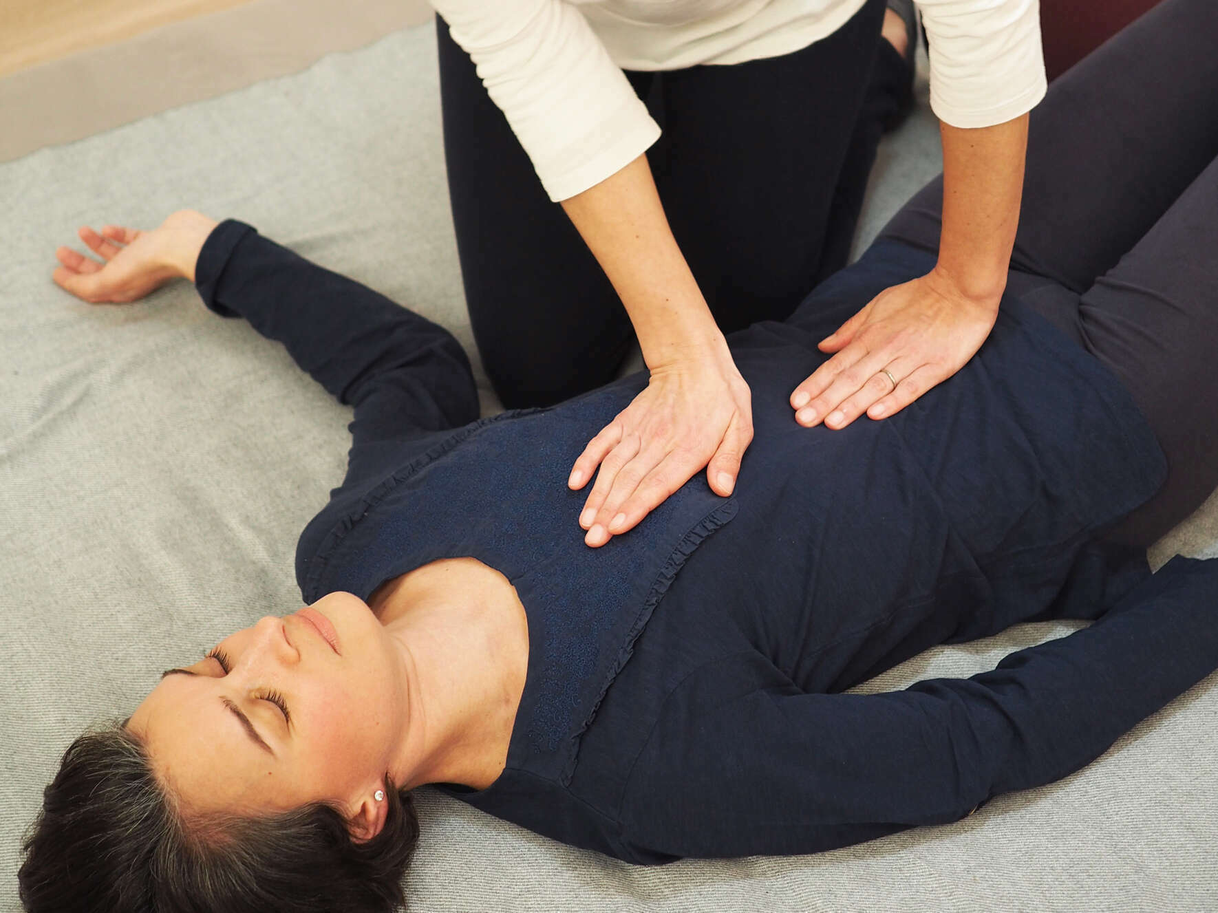 Shiatsu et douleurs menstruelles : soulagement naturel efficace