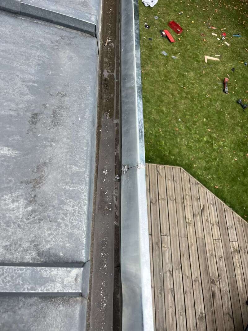 1000009747