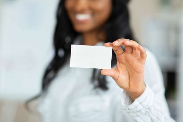 Aide à la personne : on connaît les modalités de mise en place de la carte professionnelle !