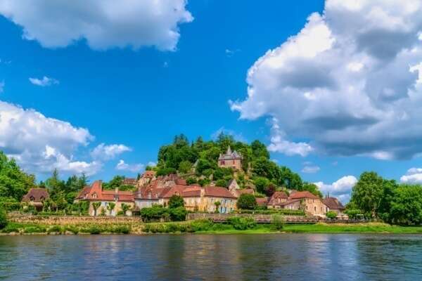 Villages vacances : revue des mesures de classement