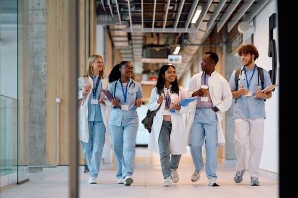 Médecins : comment obtenir un droit d’exercice complémentaire ?
