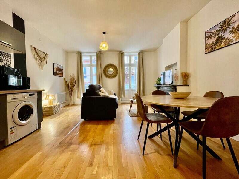 fb6e7a99-8cb6-4c72-8b15-ac7f52ce92e4