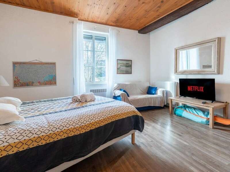 b79cce61-f047-4c1a-b3c0-d1ec49273275