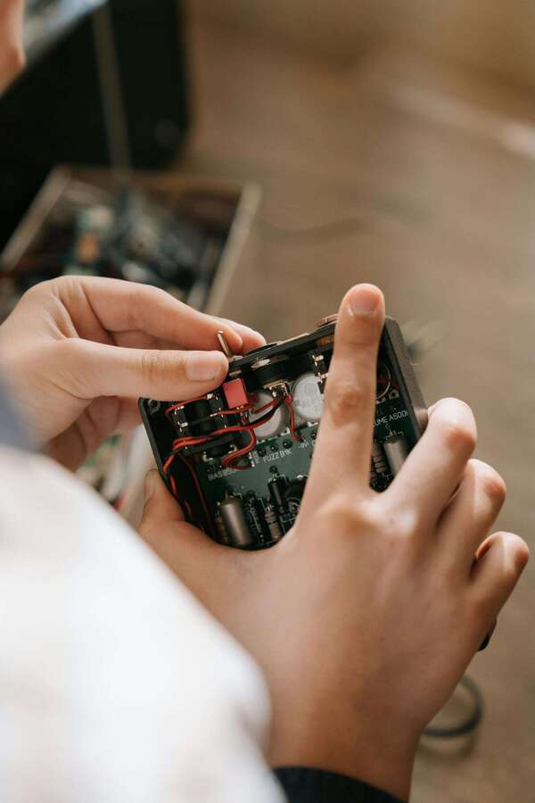 Dépannage informatique à domicile : avantages, limites et fonctionnement