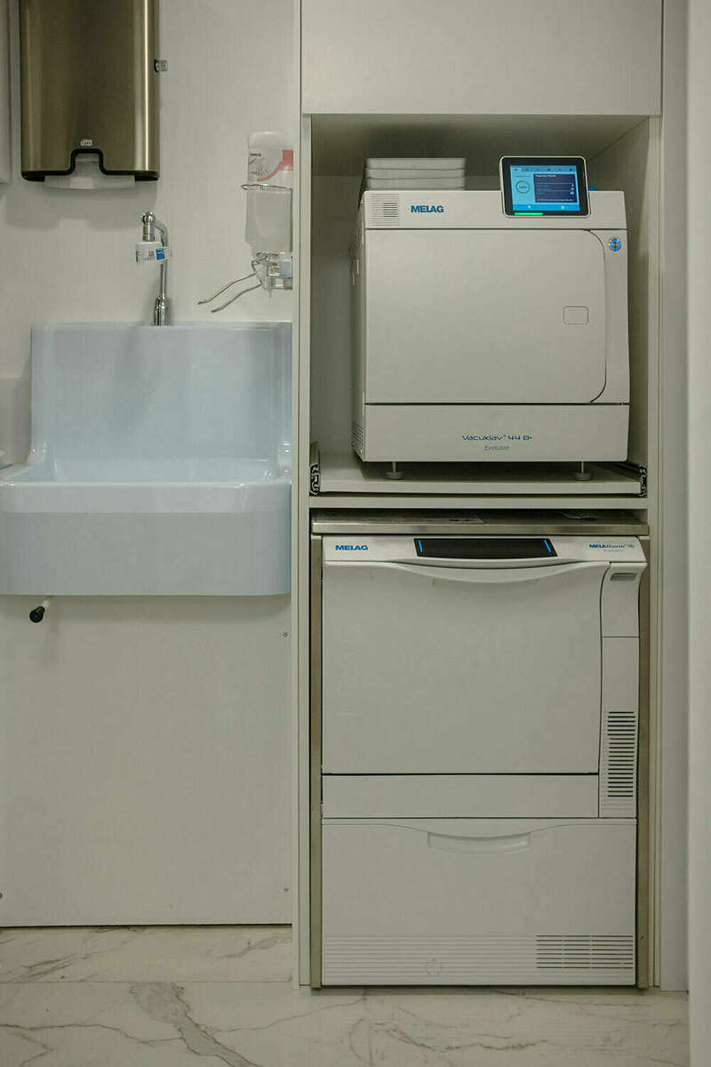 cabinet-dr-coutance-salle-de-sterilisation-320240717-3308687-ak1vfs