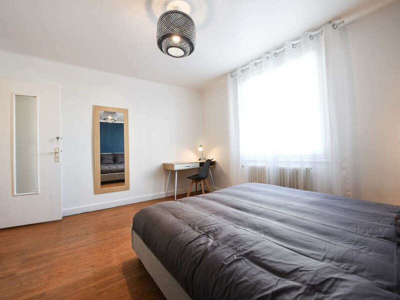 julesbarut_yannros-420220615-24838-b6gbf1