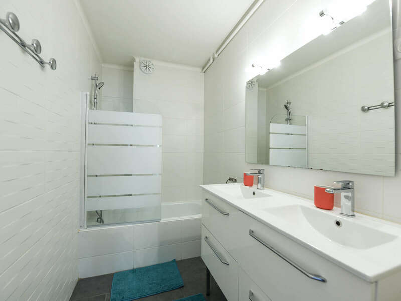 julesbarut_yannros-1320220615-24838-1urzalc