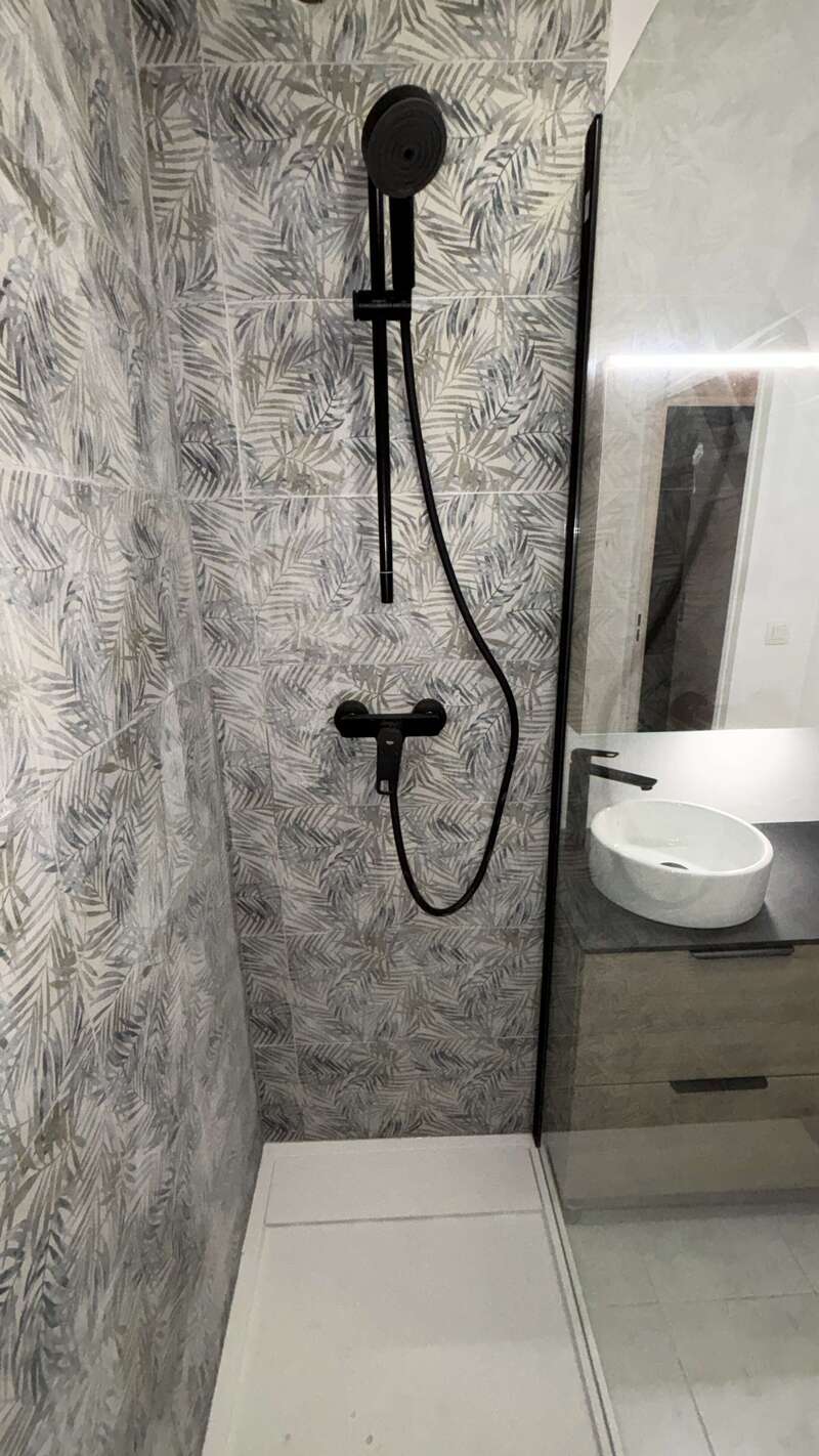 c9001295-14ed-447b-83f8-e96655f878dd