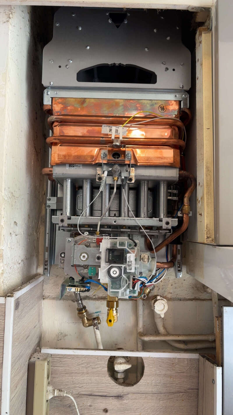 img_060420250905-153373-pfmov820250905-153373-elq7b6