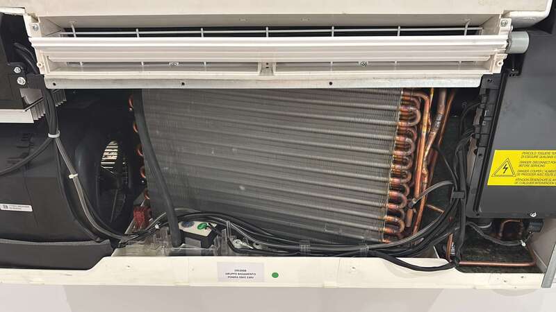 2a2950f8-8437-4faa-bd57-74bb460d7ec820251012-993965-xmidmx20251012-993965-7xsd27