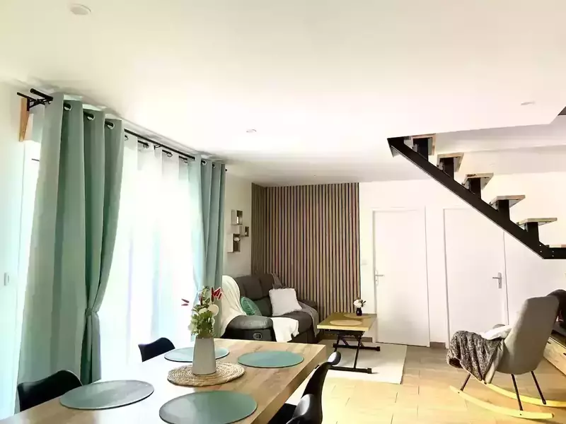 b1dc3858-6d86-41b0-a689-443322b814f4