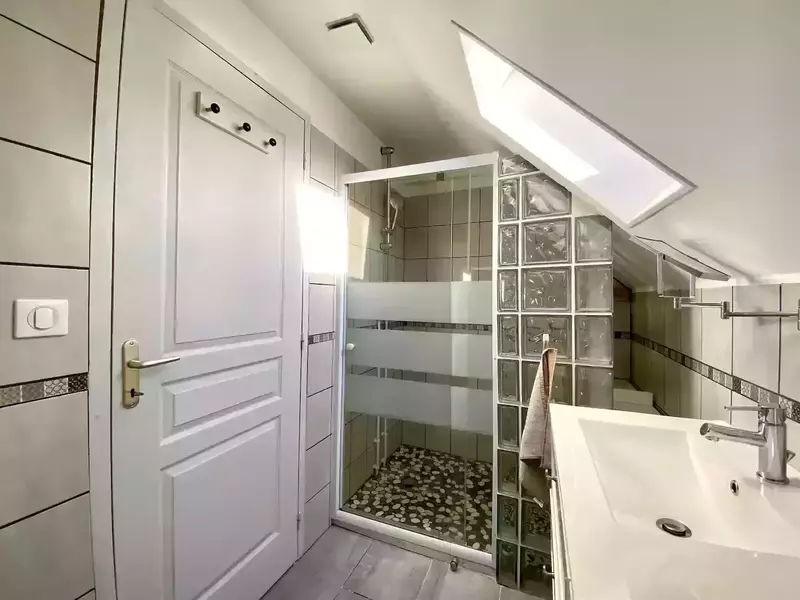 5593d21a-b43d-402b-8f11-24c3ecf53b67