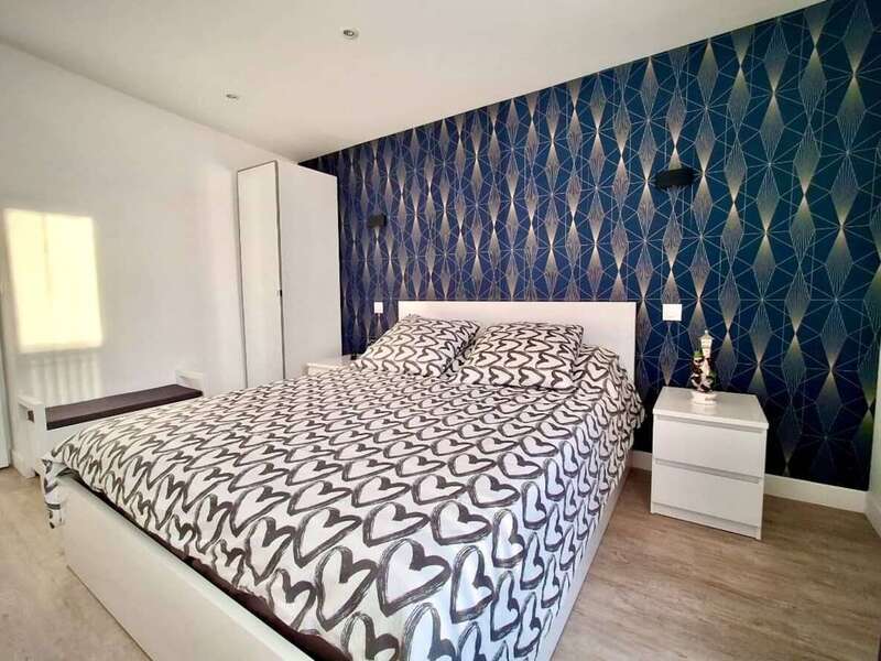 ee38f2ef-61d3-49a3-b8f8-33a8a55accdd