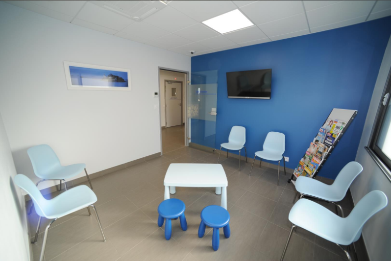 salle-dattente-du-cabinet-dentaire-du-dr-chapelain-carantec.png