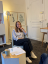 Personne méditant pour transformation intérieure et régulation nerveuse