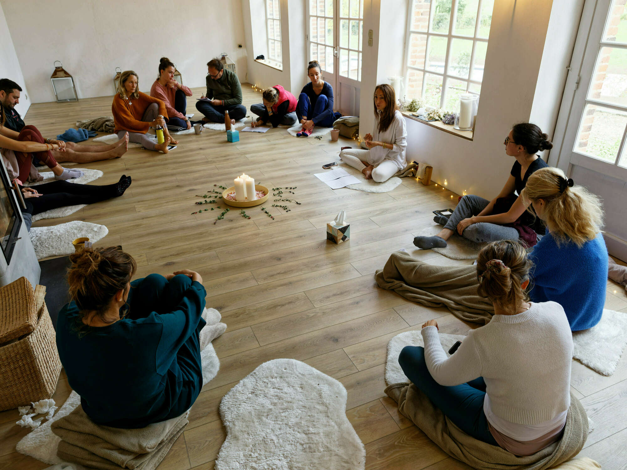 Cercle de femmes réunies pendant une retraite Innessence®