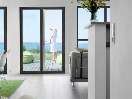 Sublimez votre maison contemporaine à Argelès-sur-Mer avec des baies vitrées sur mesure