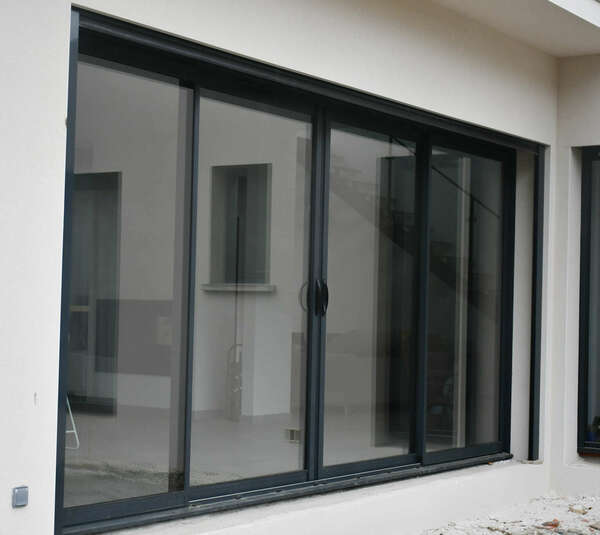 Comment bien choisir une baie vitrée pour une maison à Elne ?