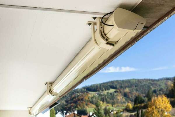 Quel type de store extérieur choisir pour votre maison à Argelès-sur-Mer ?  