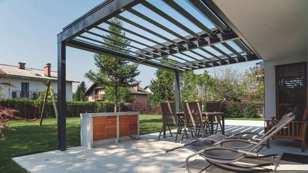 Installation de terrasse à Argelès-sur-Mer : quelles options pour votre extérieur ?